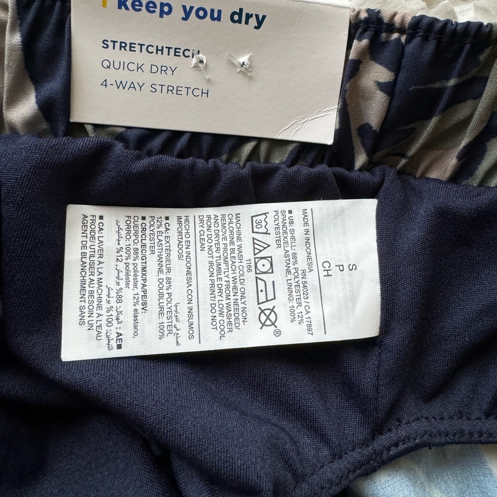 NWT Old Navy 2 piece activewear set sports bra and shorts size small - Picture 6 of 9